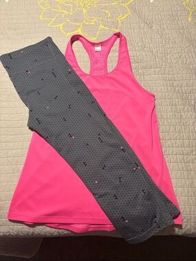 GAP Gray Geometric Print Active crop (mid calf) Leggings set